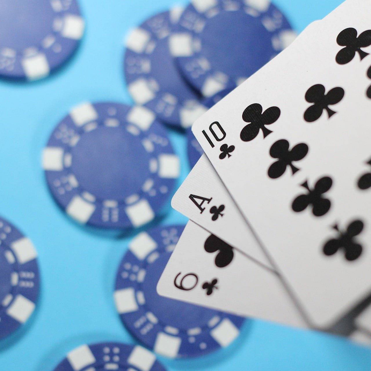 Tampilan live casino yoweswd dengan dealer nyata dan permainan meja